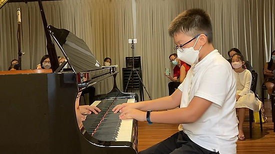 Julien, 10.5 years old performing Schumann & Mendelssohn